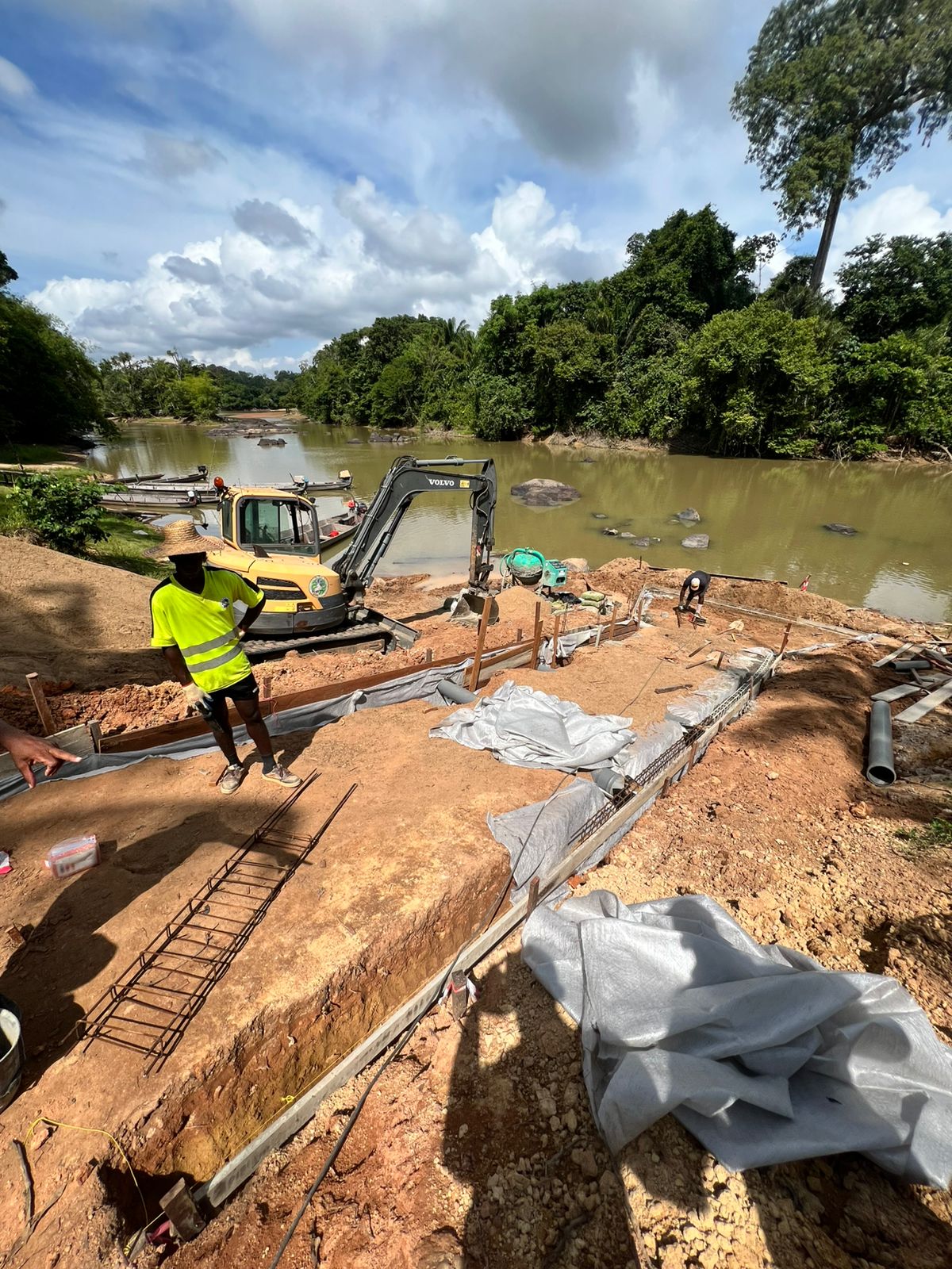 Les travaux du pont de Kampu Flavien Kampu avancent à grands pas